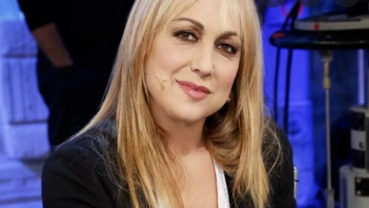 Alessandra Celentano nella scuola di Amici non ha occhi che per lui