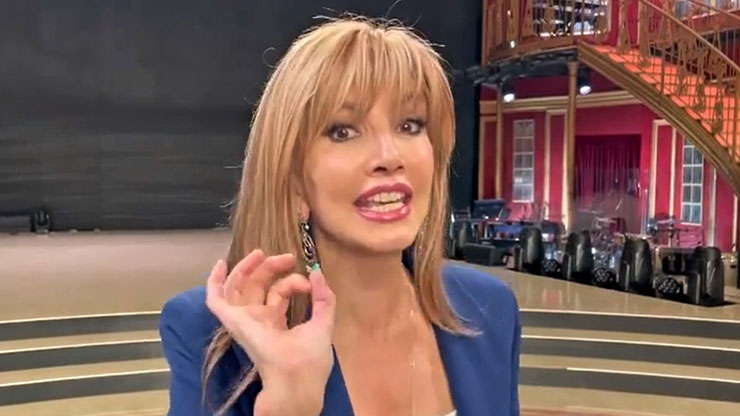 Milly Carlucci- capelli-solocine.it