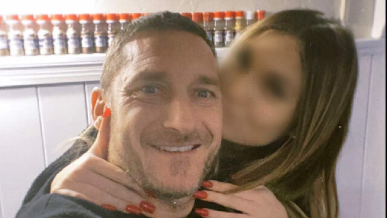 Francesco Totti bullizzato da Chanel