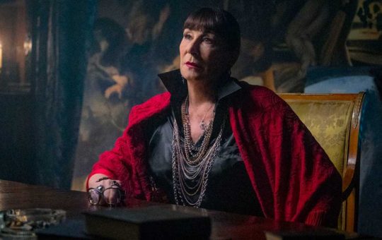 Anjelica Huston torna in Ballerina