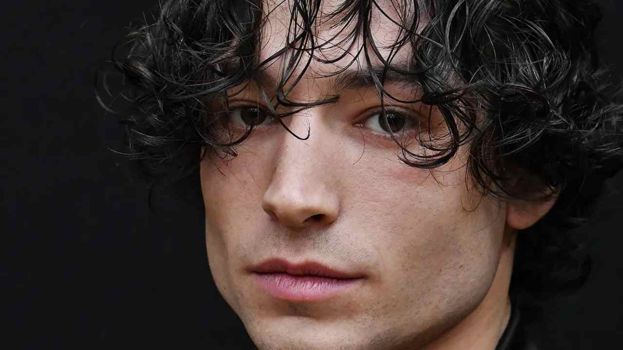 ezra miller solocine