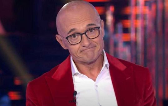 Per la prossima edizione del GF VIP Alfonso Signorini dovrà rinunciare a un pezzo forte