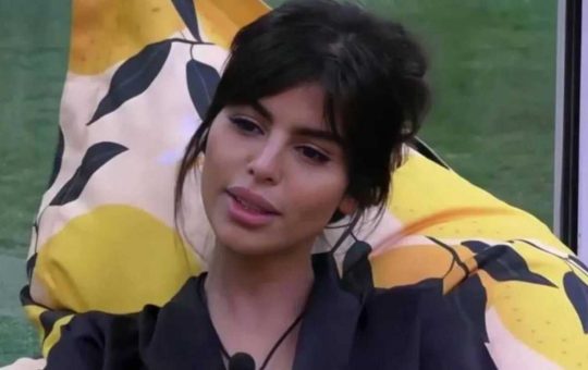 Dana Saber attacca gli ex coinquilini del GF Vip