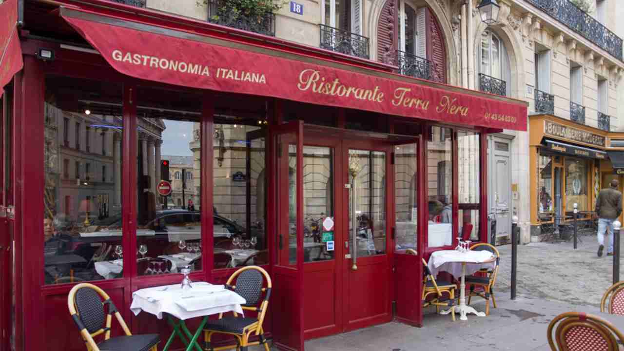 Emily in Paris: il ristorante esiste ed è italiano!