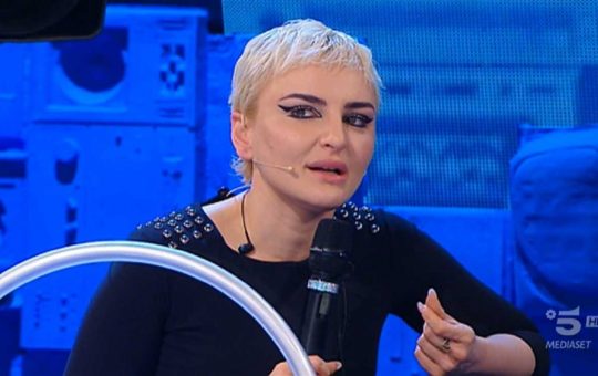 Arisa in lacrime ad "Amici": l'artista spiega meglio la sua crisi