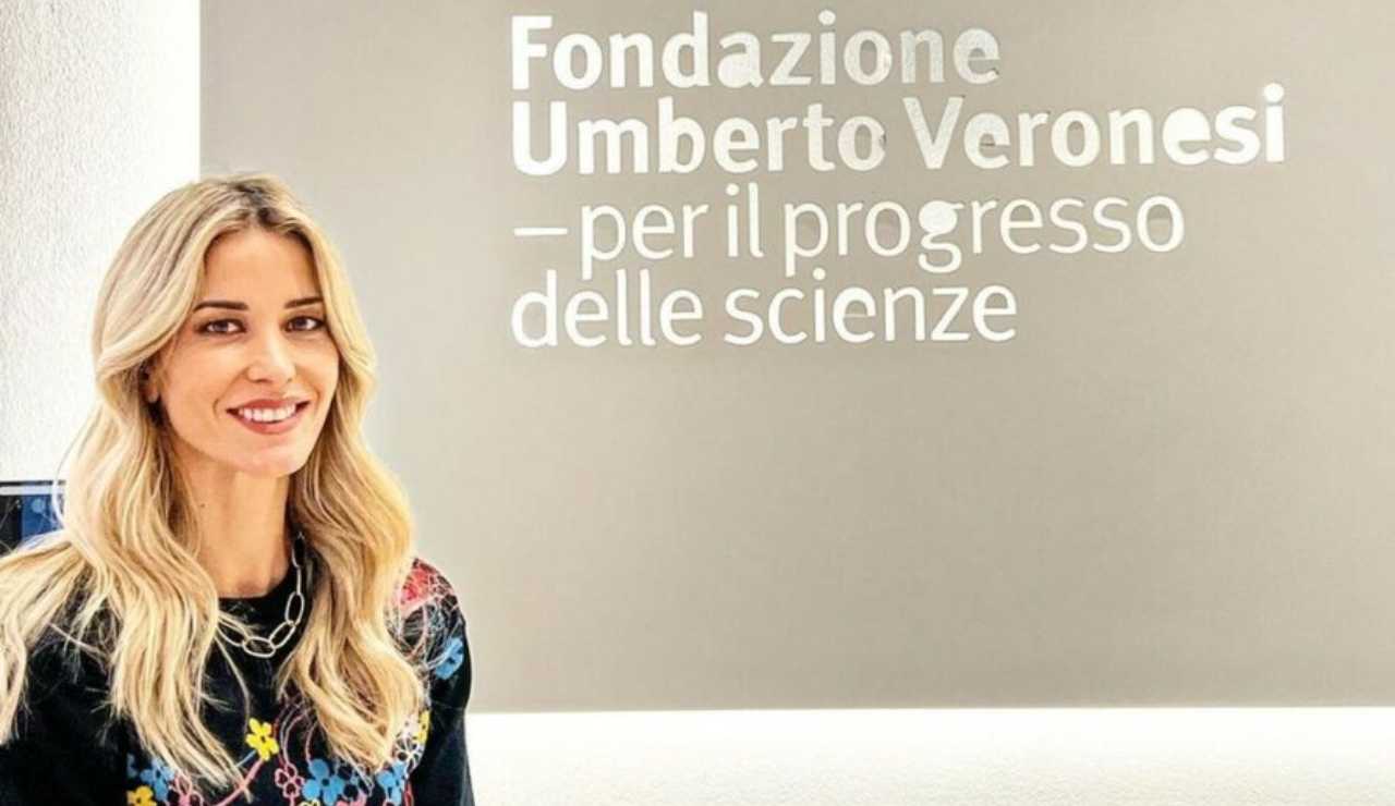 Elena Santarelli torna a raccontare il dramma della malattia del figlio e sostiene la Fondazione Veronesi