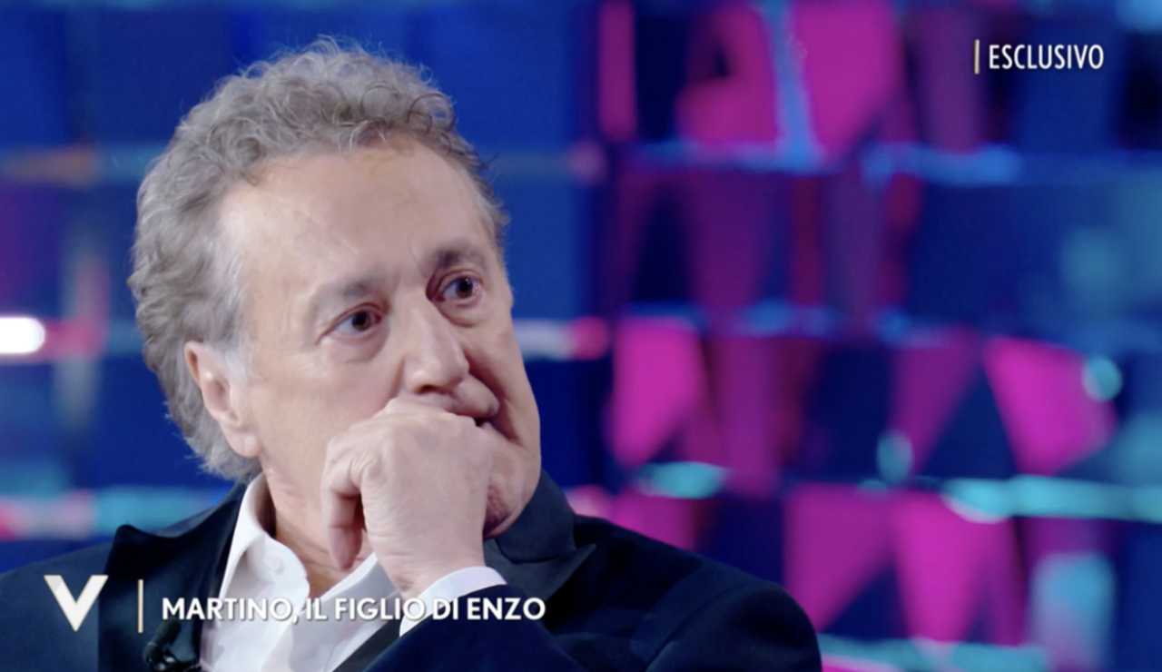 Enzo Iacchetti vive un grande momento di commozione a "Verissimo" per merito del figlio