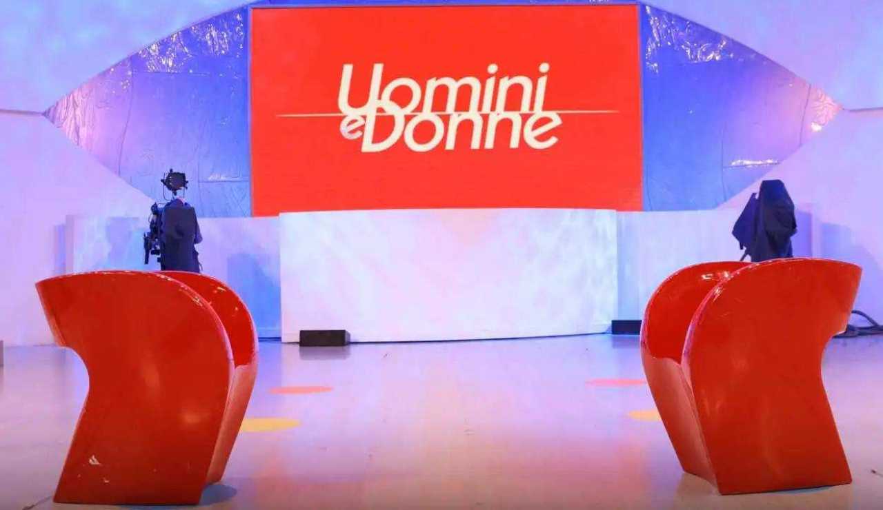 "Uomini e Donne": il cavaliere e la dama scomparsi, ecco la verità