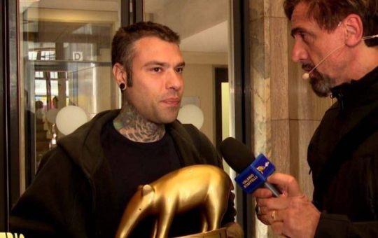 Fedez- tapiro d'oro- solocine.it