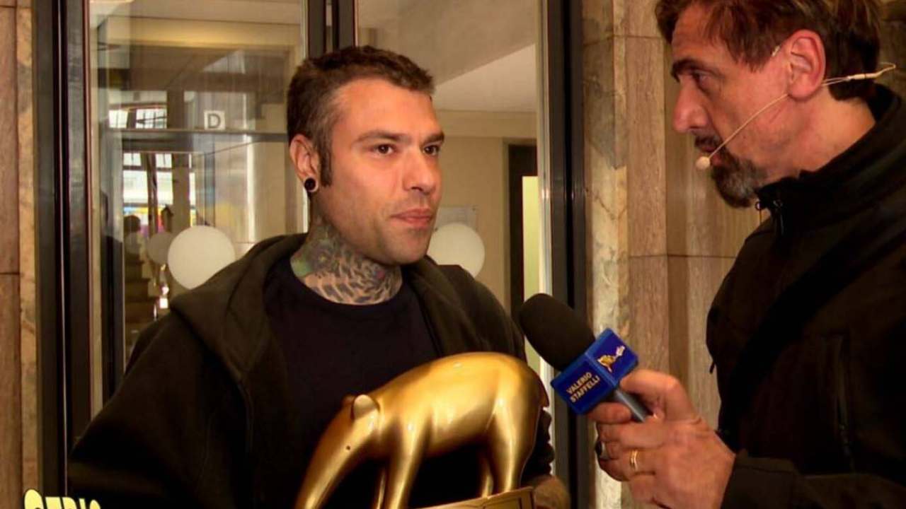 Fedez- tapiro d'oro- solocine.it