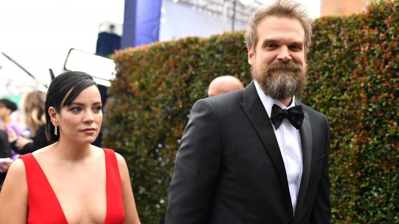 Lily Allen- David Harbour- solocine.it