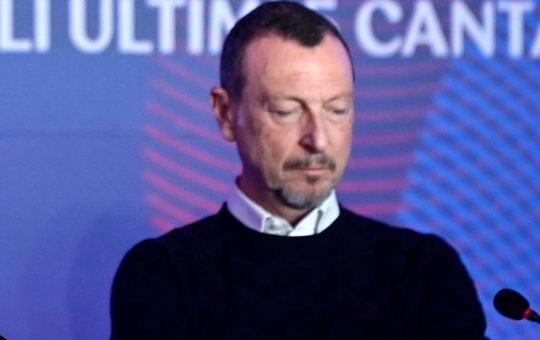 Amadeus a letto con il famoso collega