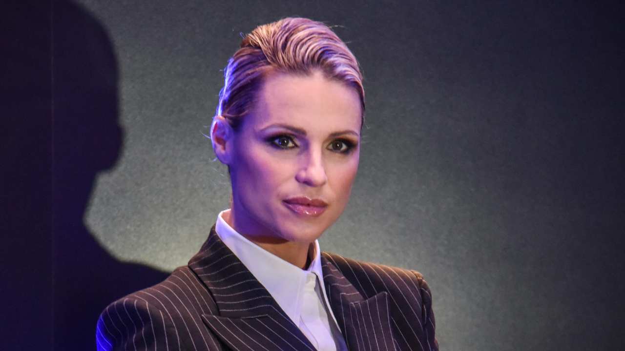 Michelle Hunziker colpita in pieno volto