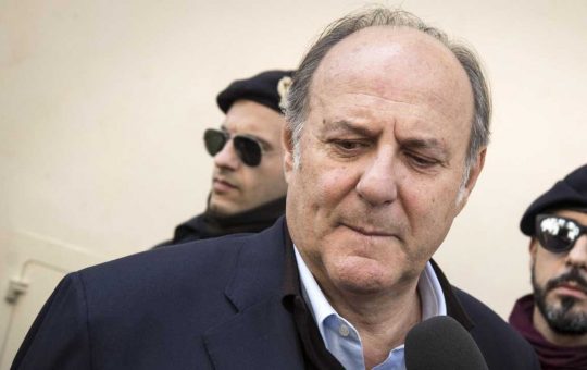 Gerry Scotti dilaniato dal dolore