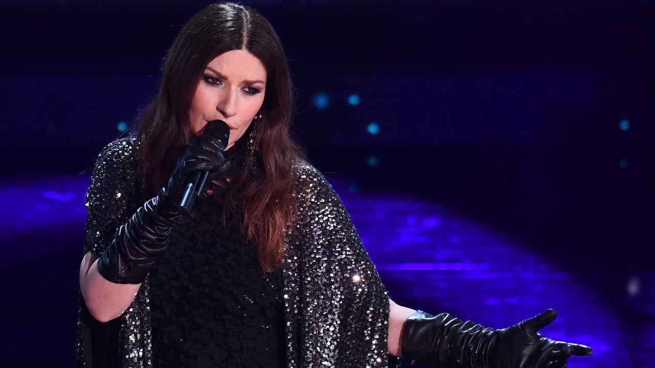 Lacrime per Laura Pausini, lutto improvviso