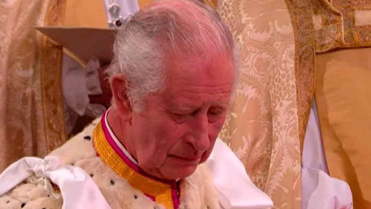 Re Carlo III profonda tristezza 