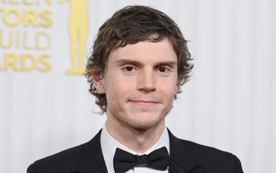 Evan Peters solocine.it