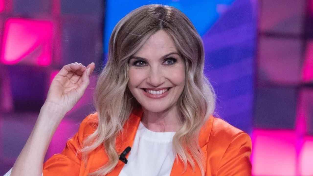 Lorella Cuccarini stupenda insieme alla figlia