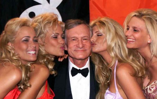 hugh hefner solocine