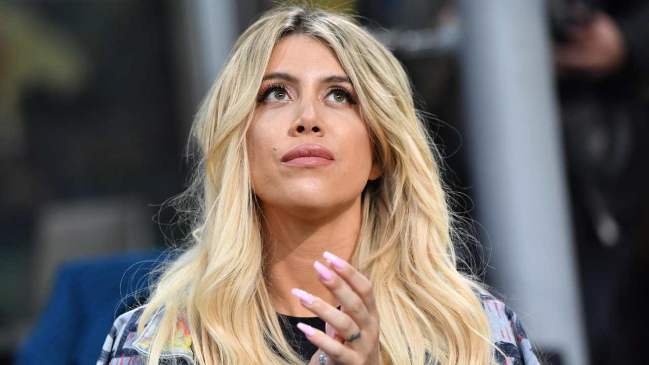 Wanda Nara- operazione- solocine.it