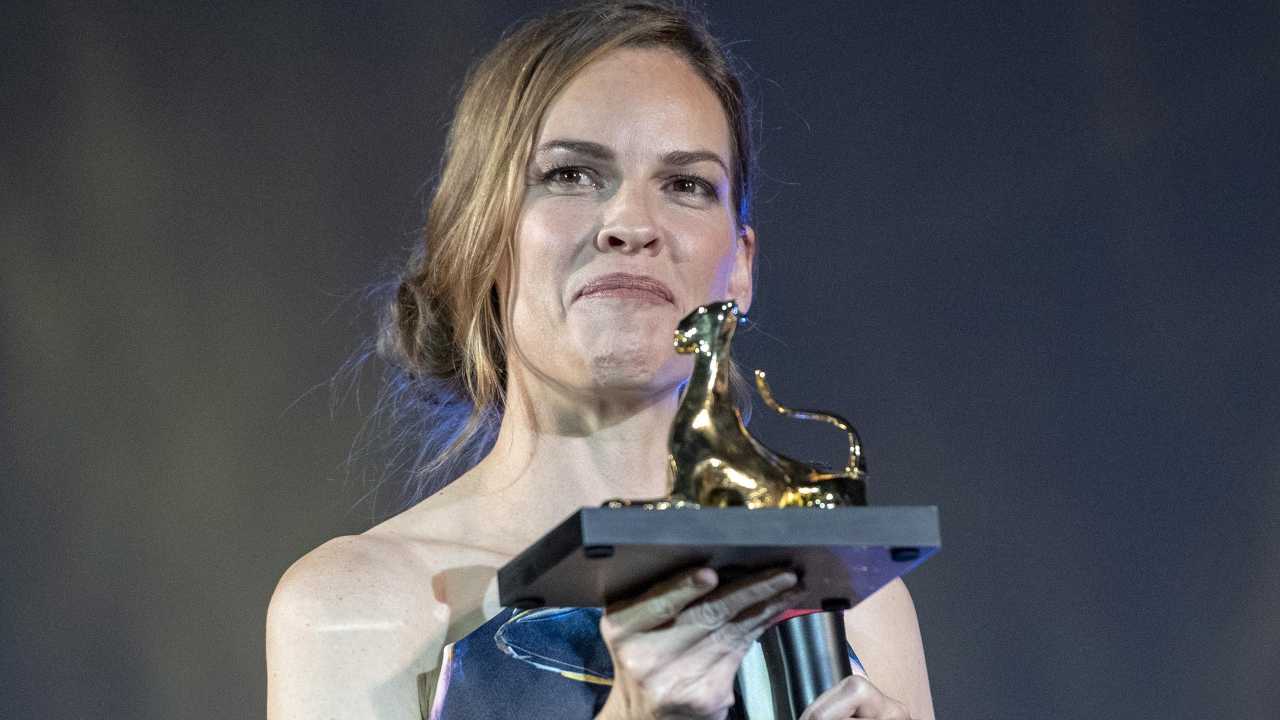 hilary swank solocine