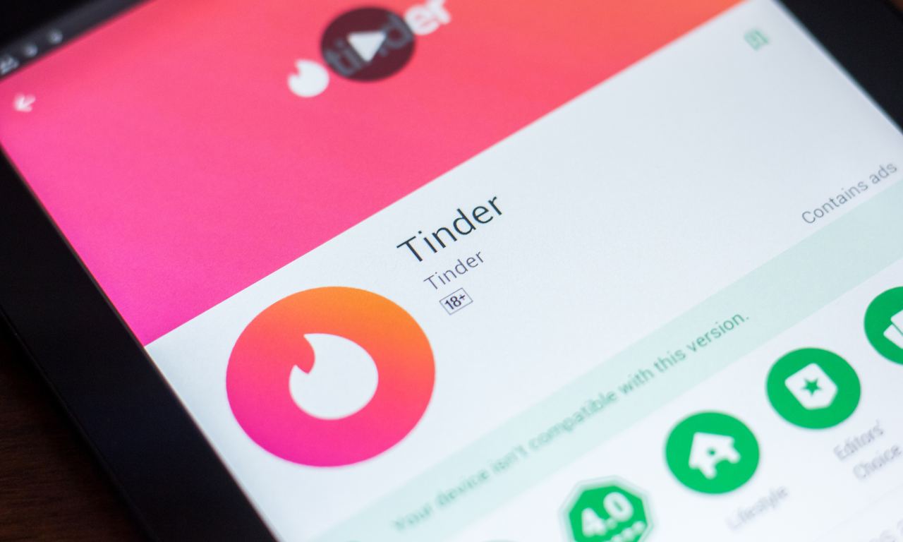 Tinder- aggiornamento- solocine.it